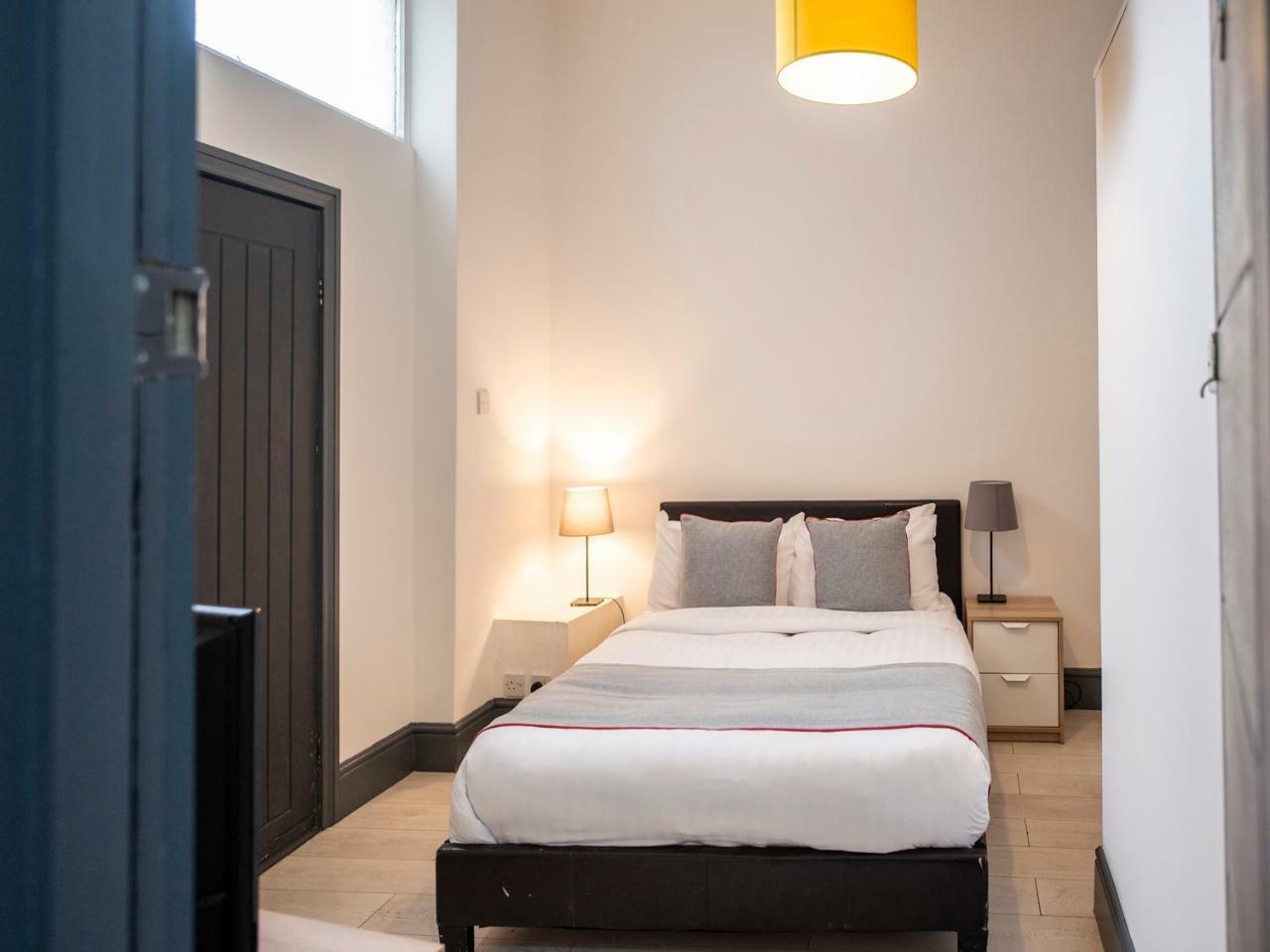 Acomodação com café da manhã  Camden Bnb Hotel